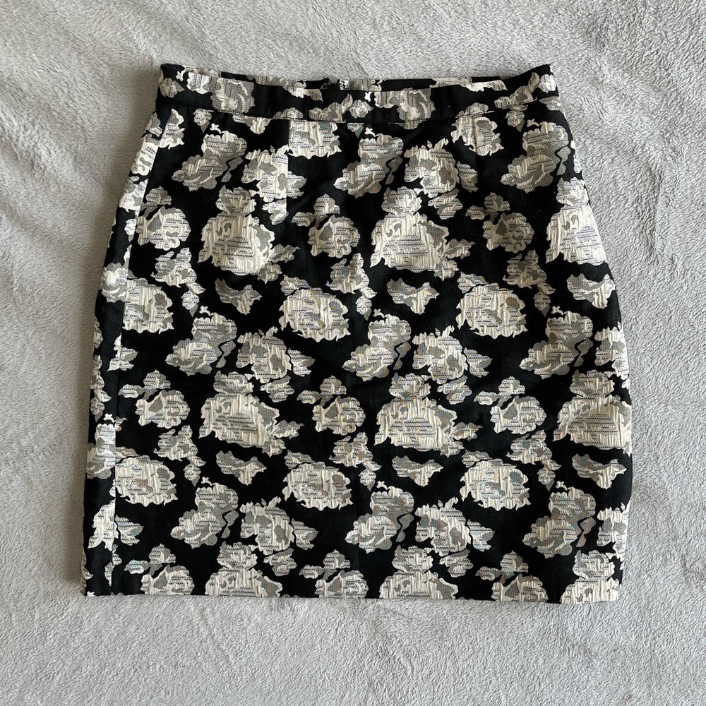Adrienne Vittadini Black Floral Brocade Metallic Skirt Size 8